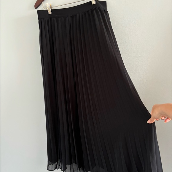 Fashion Nova | Pleated Skirt Set - Picture 7 of 7